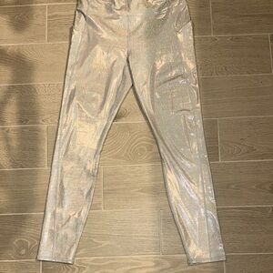 Iridescent Silver Fabletics Leggings - L
